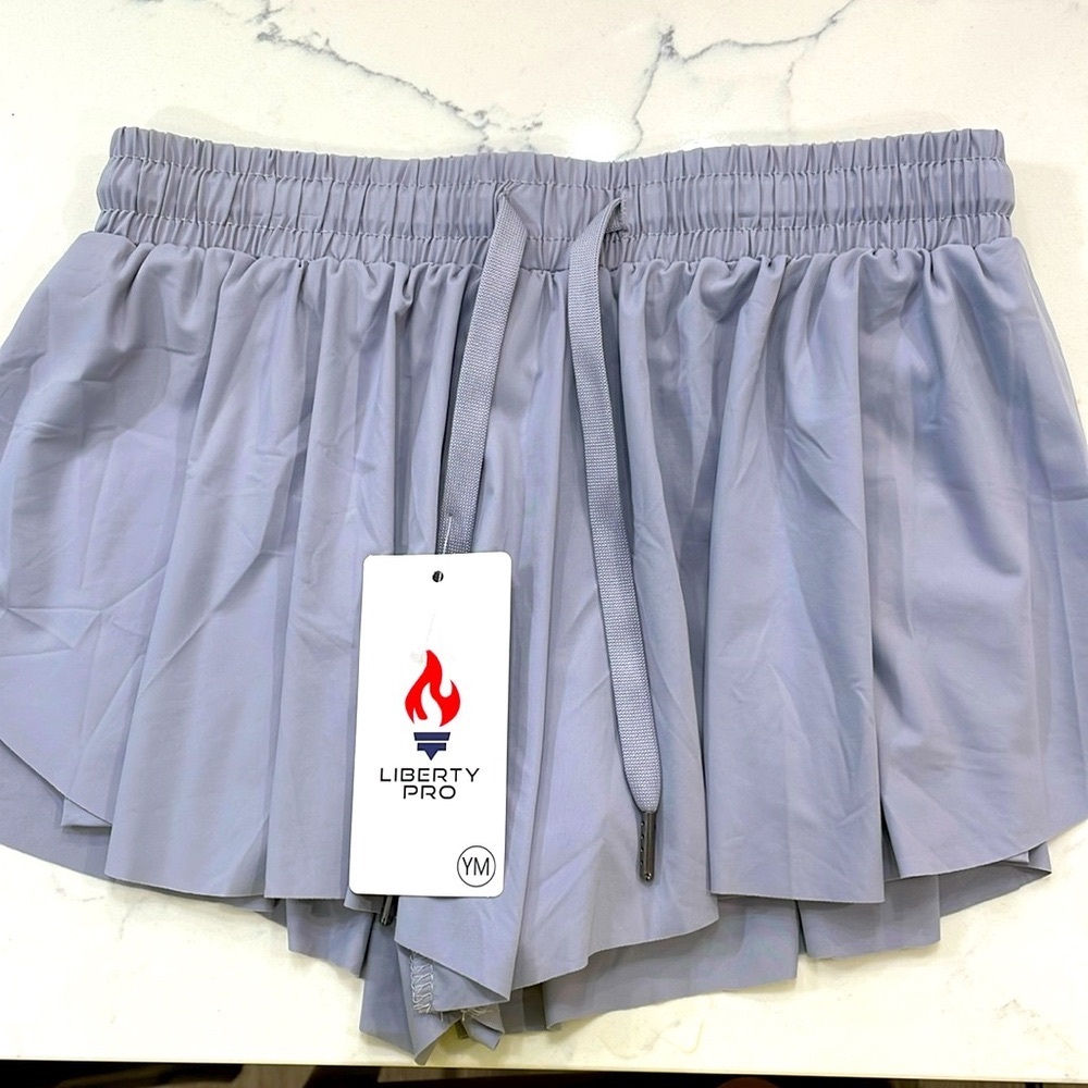 flowy shorts youth medium (grey)